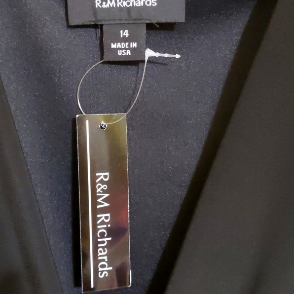 Lil blk Cocktail 🍸 dress by R&M Richards nwt never worn smoke free. SZ 14 - Picture 2 of 3
